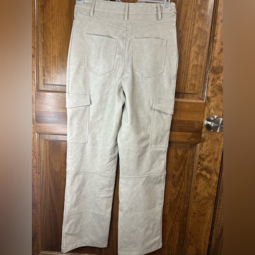 Womens Tan Bagatelle Collection New York Size Small Khaki color cargo type Pants - Picture 3 of 5